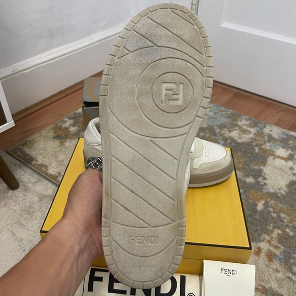 EUC Men’s Size 8 (Euro Sz 41) Fendi Match Low Top Suede Sneakers In White/Beige - Picture 17 of 17